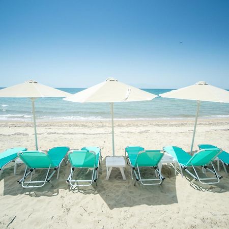 Summerday Villa Private Beach Néa Iráklia Kültér fotó