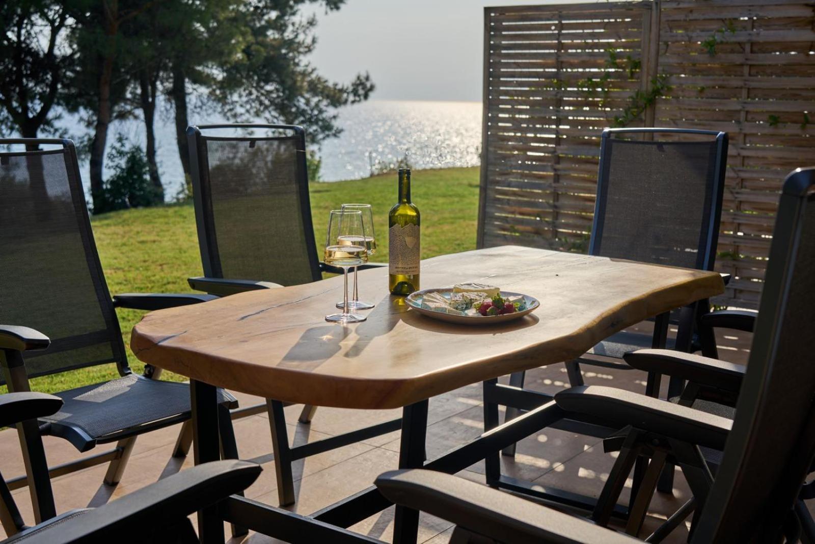 Summerday Villa Private Beach Néa Iráklia Kültér fotó