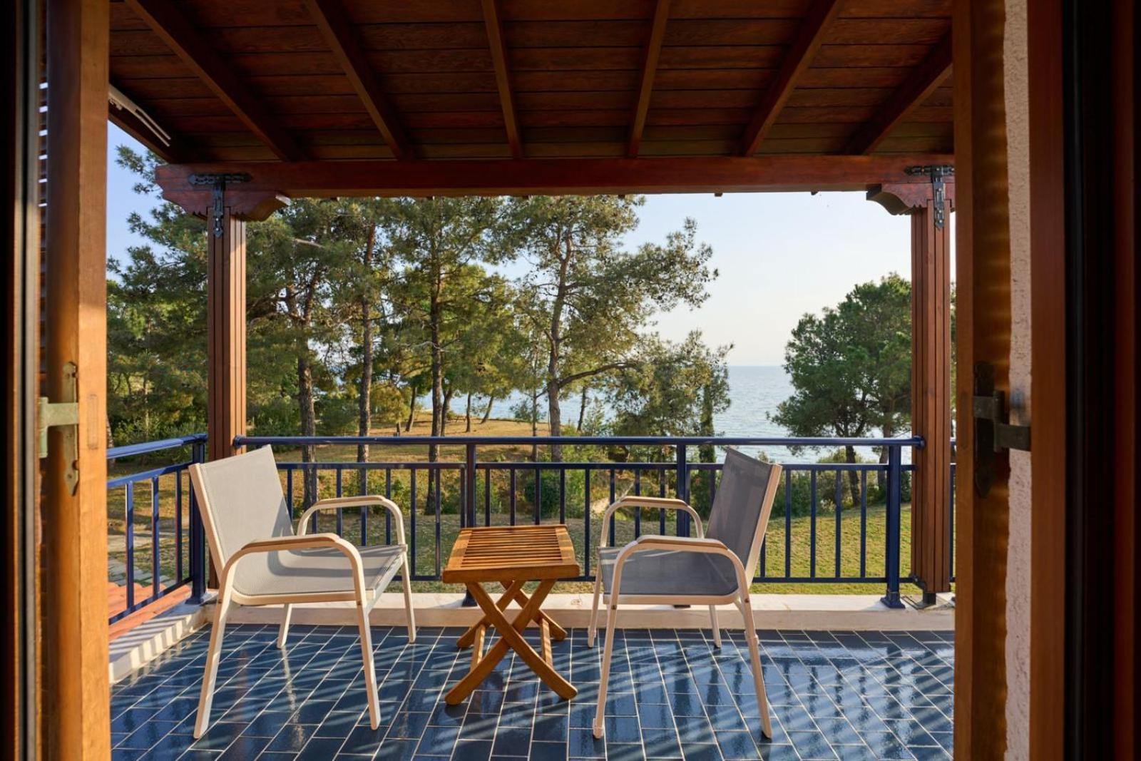 Summerday Villa Private Beach Néa Iráklia Kültér fotó
