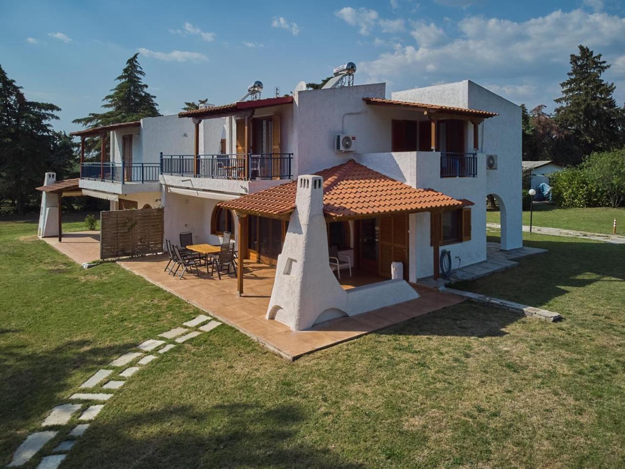 Summerday Villa Private Beach Néa Iráklia Kültér fotó