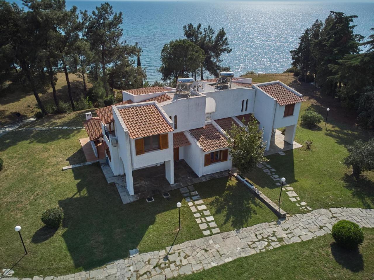 Summerday Villa Private Beach Néa Iráklia Kültér fotó