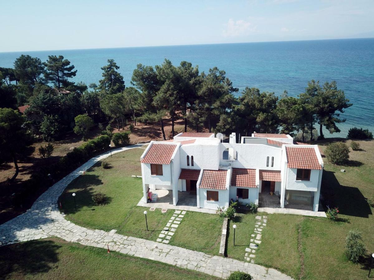 Summerday Villa Private Beach Néa Iráklia Kültér fotó