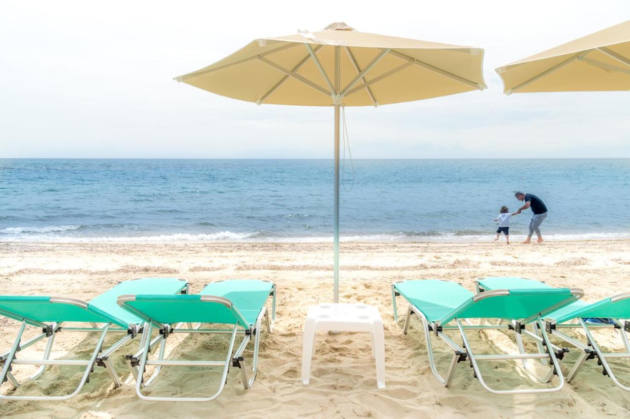 Summerday Villa Private Beach Néa Iráklia Kültér fotó