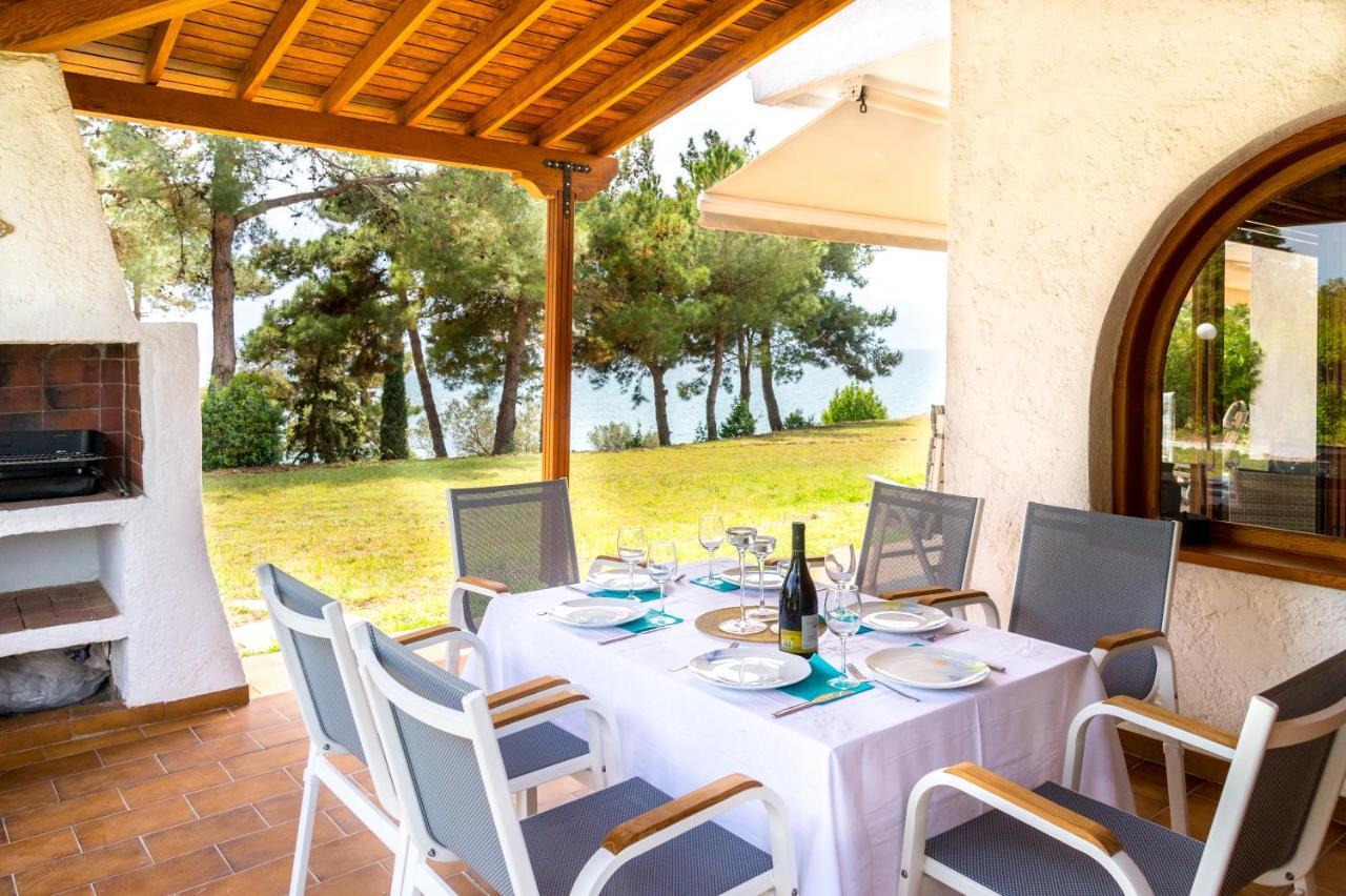 Summerday Villa Private Beach Néa Iráklia Kültér fotó