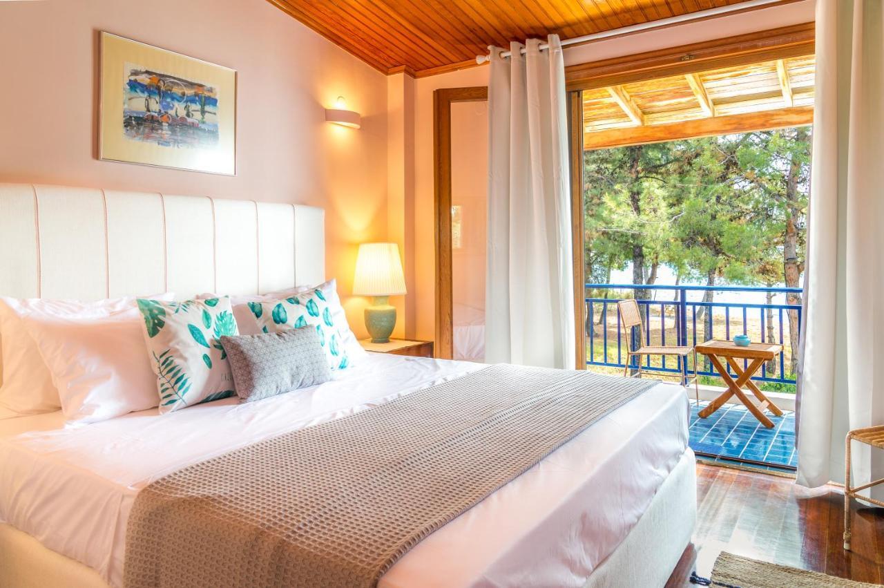 Summerday Villa Private Beach Néa Iráklia Kültér fotó