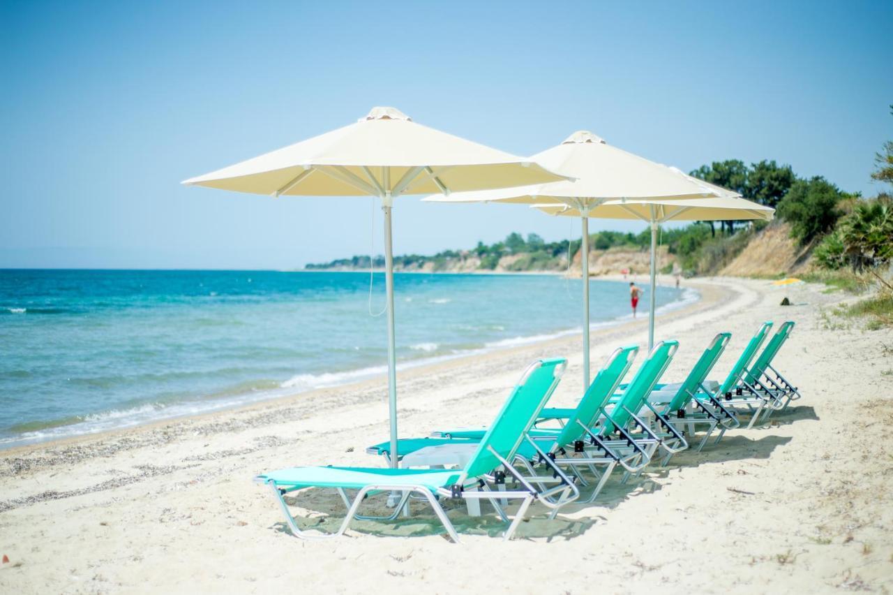 Summerday Villa Private Beach Néa Iráklia Kültér fotó